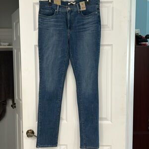 Levi 312 jeans. NWT